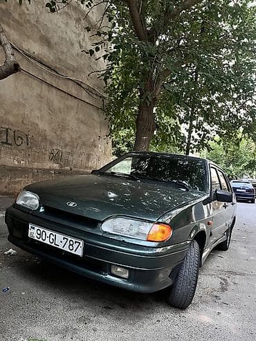 VAZ 2115 Samara sedan - Kuzov: 4 qapılı sedan, tünd yaşıl rəng