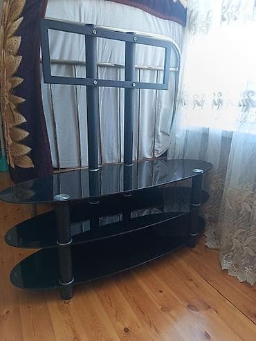 ikinci əl divanlar: Düz TV altlığı, Polkalı, Şüşəli — 1