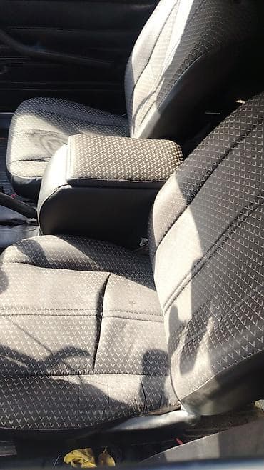 vuruq masin: VAZ 2106, ağ rəng, sedan kuzov. Xüsusiyyətlər: - Klassik “2106” — 5