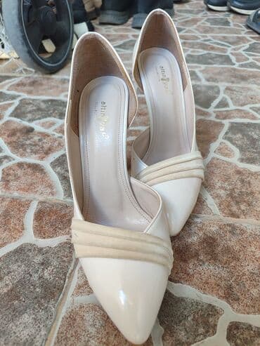 туфли с силиконовыми вставками: Туфли, Размер: 38, цвет - Бежевый, Б/у — 1