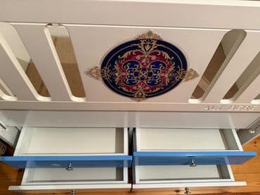 Oğlan və qız üçün, İşlənmiş, Dördbucaq, Beşik, Dəstsiz, Matras ilə, Yellənmə mexanizm ilə