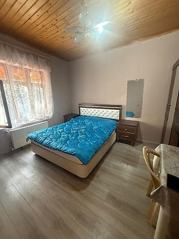 Двуспальная кровать