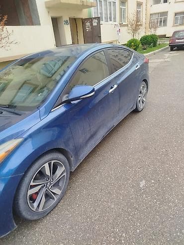 Hyundai Elantra: 1.8 l | 2015 il Sedan — 3