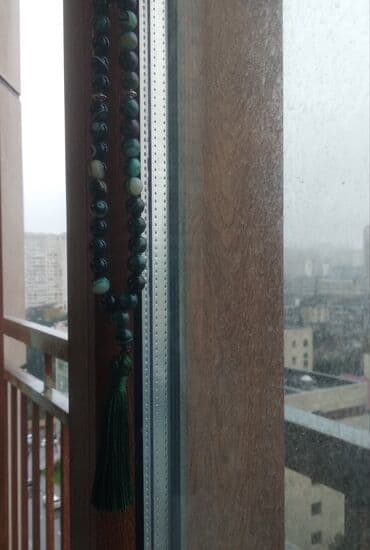 muncuqlu qizil qolbaqlar: Həqiqi daşdan hazırlanmış super görünüşlü təsbeh. - Daş materialı — 2