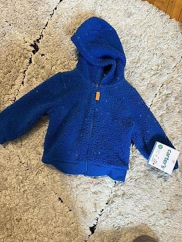 Carter’s firmasinin uşaq kapüşonlu fleece jaketi
6 ay, yeni, etiketli