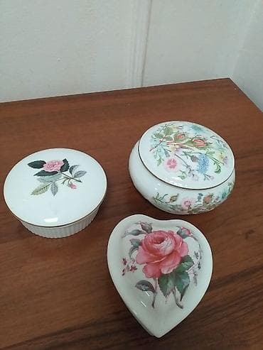 Porşelen bəzək qutuları dəsti - 3 ədəd porşelen qutu: 2 ədəd dairəvi