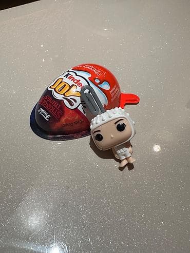 Məhsul: Kinder Joy sürpriz yumurtası + fiqur Təsvir: - Kinder Joy