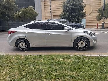 disk: Hyundai Avante: 1.6 l | 2015 il Sedan — 2