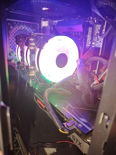 hdd kabel: Oyun və yayım üçün yığılmış stolüstü kompüter - Prosessor: Intel Xeon — 1
