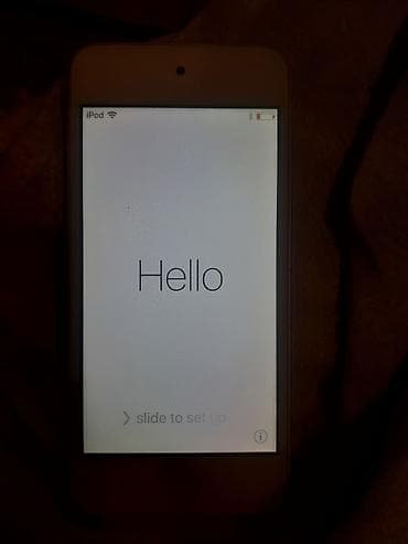 səs guclendirici: Apple iPod touch (gümüşü rəng) Xüsusiyyətlər: - 4 düymlük Retina — 2