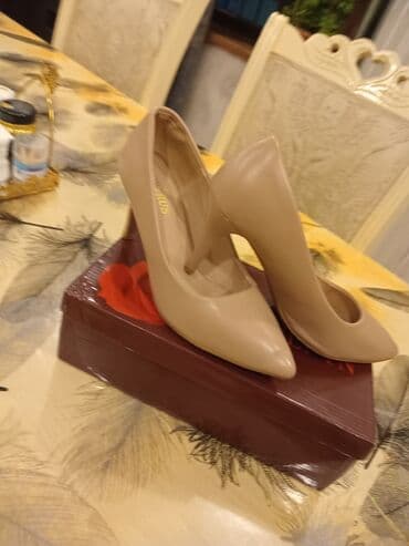 туфли новая не одевала не разу: Geyinilib. 8 azn 40 razmer — 2