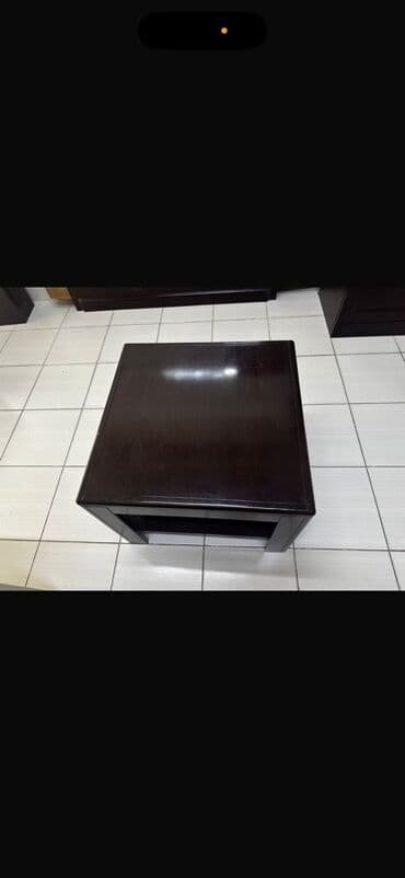 əncir ağacı: Ofis mebel dəsti – tünd qəhvəyi, klassik dizayn Tərkibi: - — 4