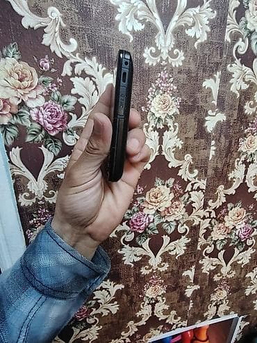 nokia 7380: Nokia 8 Sirocco, 1 TB, rəng - Qara, Düyməli, Barmaq izi — 8
