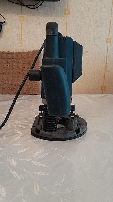 bosh drel: Bosch GOF 900 CE frezə (aşağıdan dalma tipli marşrutlayıcı) - — 4