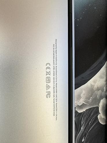 macbook pro ikinci el: Apple MacBook Air 13" (Model A1989, EMC 3214) Cpu : i5 2.3 Ghz Gpu  — 3