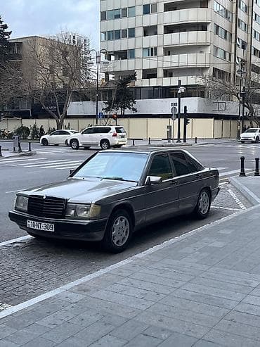 mersedes 2001: Mercedes-Benz 190: 1.8 л | 1992 г. Седан — 3