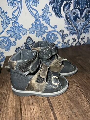 uşaq yelencek: Uşaq üçün ortopedik sandal Teze alinib 10gun geyinib hekim mesleheti — 2