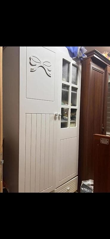 Oğlan və qız üçün, 2 qapılı, Açılan, Düz dolab