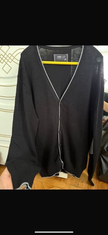 yun jaket: Qara rəngli, düyməli kardiqan - Marka/etiket: FGBE L355 (etiketdə — 1