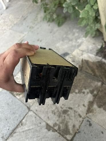 3 reqemi: Məhsul: 3 fazalı avtomat açar (sərt korpuslu, şiber tipli) — 4