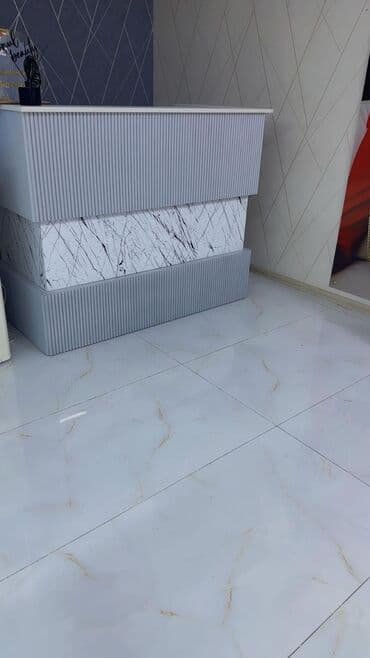 Mebel: Resepsiyon/qarşılama stolu - Müasir dizayn: yuxarı və aşağı