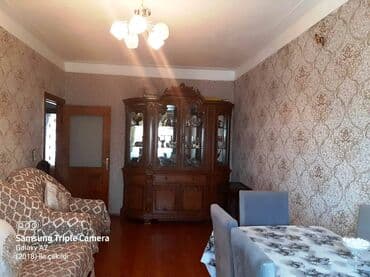 9 ci mikrorayon satilan evler: Bakı, Bakıxanov qəs., 4 otaqlı, Köhnə tikili, 90 kv. m — 2