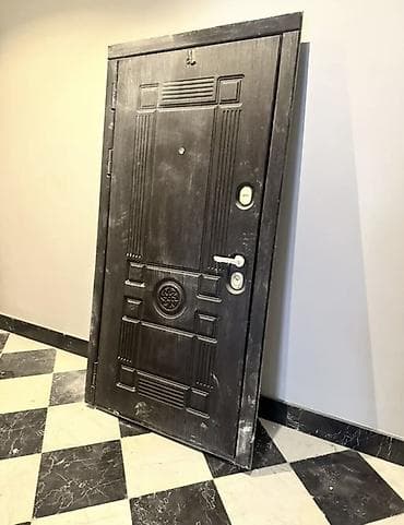 Qapı cıxarılıb! Bir deffekti, qopuğu, cattağı YOXTUR! Dəmir giriş