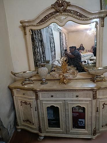 taxta stul stol: Klassik qonaq otağı mebel dəsti Tərkibi: - TV altlığı/TV tumbası — 4