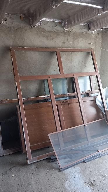 Plastik qapı, pəncərə satılır. Pəncərə 190x180 (hündürlük 190, en — 1