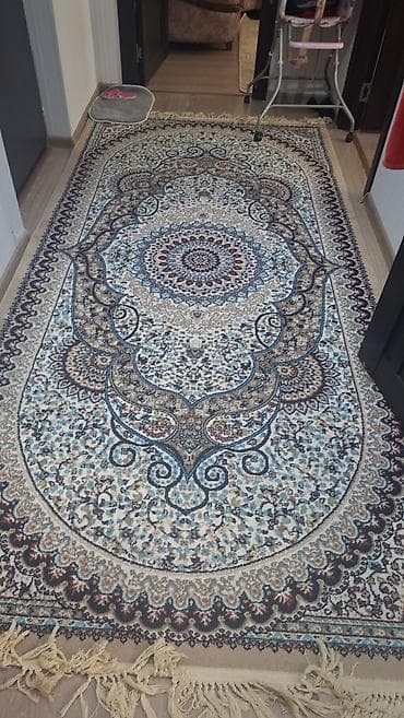 antik kamera: Xalça – klassik şərq üslubunda, mərkəzdə medalyon kompozisiyalı — 2