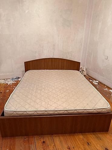 tunba: Yataq otağı dəsti - Çarpayı: İki nəfərlik ölçüdə, taxta/qəhvəyireng — 1