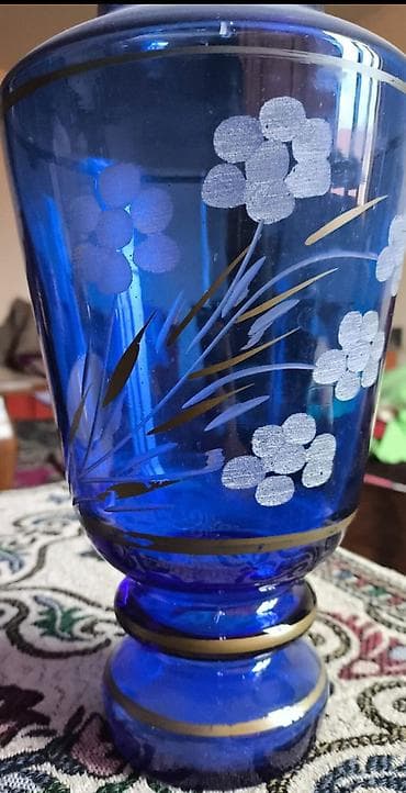 Вазы: Qədimi üslubda dekorativ dəst – şüşə və keramika əşyaları Tərkib: - — 3