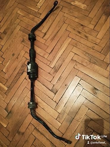 Avtomobil üçün ön stabilizator (anti-roll bar) komplekti. - Detal: ön — 1