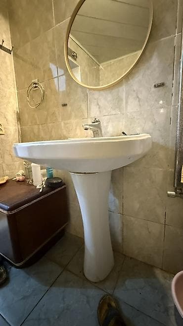 Vanna otağı üçün ayaqlı keramika əl-üz yuma lavabosu - Material lalafo.az -da Vanna otağı üçün ayaqlı keramika əl-üz yuma lavabosu - Material