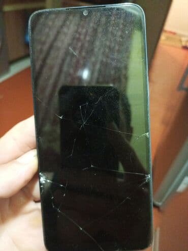 телефоны fly 111: Məhsul: Smartfon (Android) Xüsusiyyətlər və detallı təsvir: - Ekran — 3