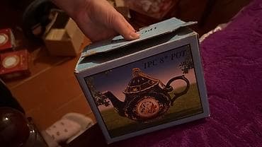 Mətbəx və süfrə əşyaları dəsti - Qara fon üzərində qızılı və rəngli — 2