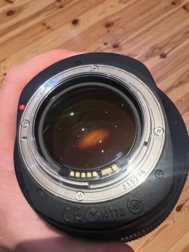 çəki: Canon EF 85mm f/1.2L II USM obyektiv - Fokus məsafəsi: 85 mm – — 6