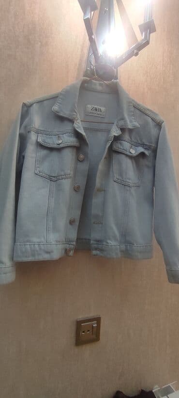 женские джинсовые комбинезоны: 9-10 yaş qiz üçün cins kurtka. Zaradan alinib 60 manata 20 manata — 1
