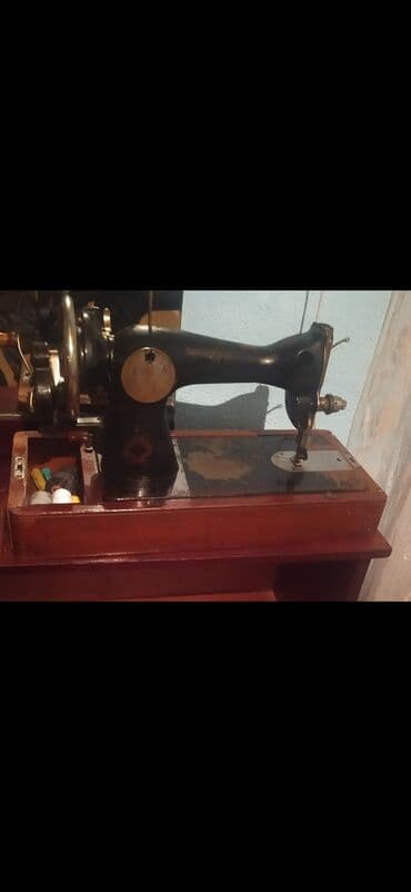 qədim tikiş maşını: Tikiş maşını Müğənni, Mexaniki — 2