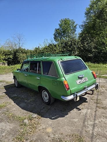 13 disk: VAZ 2102 universal, yaşıl rəngdə, dam yük rəfi ilə. Xüsusiyyətlər: - — 2