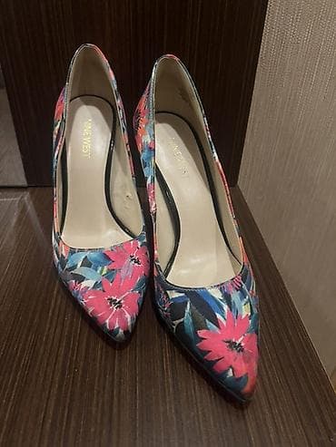 Nine West qadın tuflisi - Model: klassik stiletto - Burun: iti -