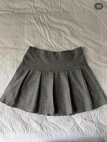 Boz rəngli plisəli ətək - Dizayn: Yüksək bel hissəli, geniş plisələr