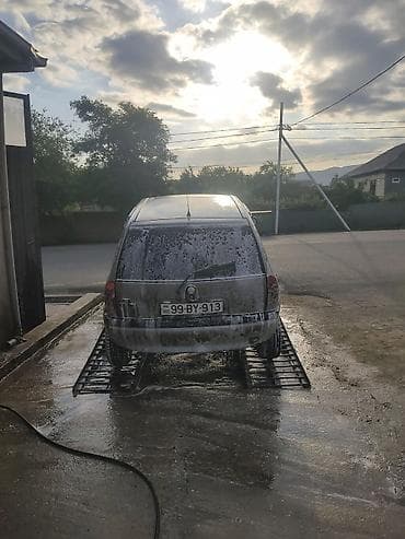 diski 15: Opel Zafira A (gümüşü rəng, 7 yerlik miniven) Xüsusiyyətlər: - — 4