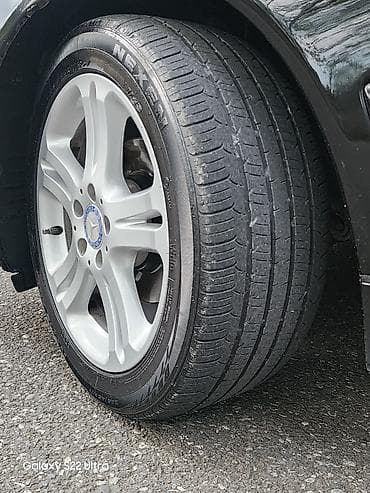 sin teker: İşlənmiş Şin Nexen 245 / 40 / R 17 — 2