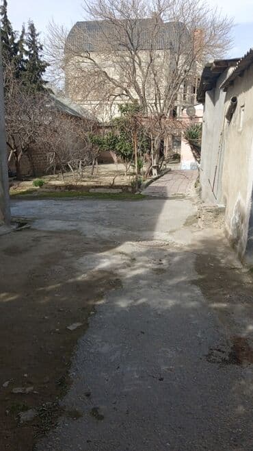 8 noyabr prospekti satilan evler: Ağ şəhər 12 otaq, 800 kv. m, Kredit yoxdur, Orta təmir — 3