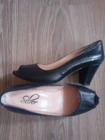 босоножки на тракторной подошве с каблуком: Tuflilər, Ölçü: 38, rəng - Qara, İşlənmiş — 1