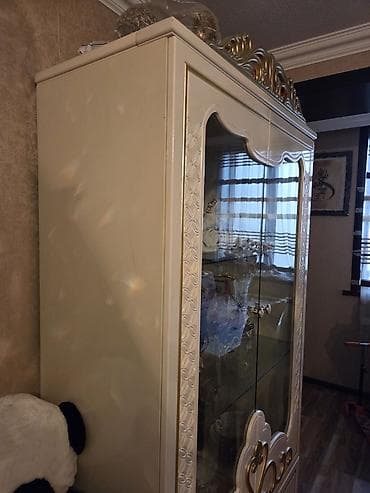 Dolab vitrinləri: Şüşəli dolab vitrini — 2