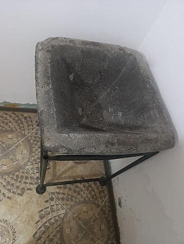 qranit qazan lar: Dekorativ daş lavabo və metal ayaqlı dayağı - Material: Tək parça — 1