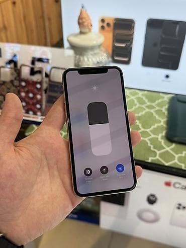 iphona x: IPhone X, Gümüşü — 8