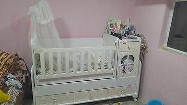 transformer carpayı: Oğlan və qız üçün, İşlənmiş, Dördbucaq, Beşik, Dəst ilə, Matras ilə, Yellənmə mexanizmsiz — 3